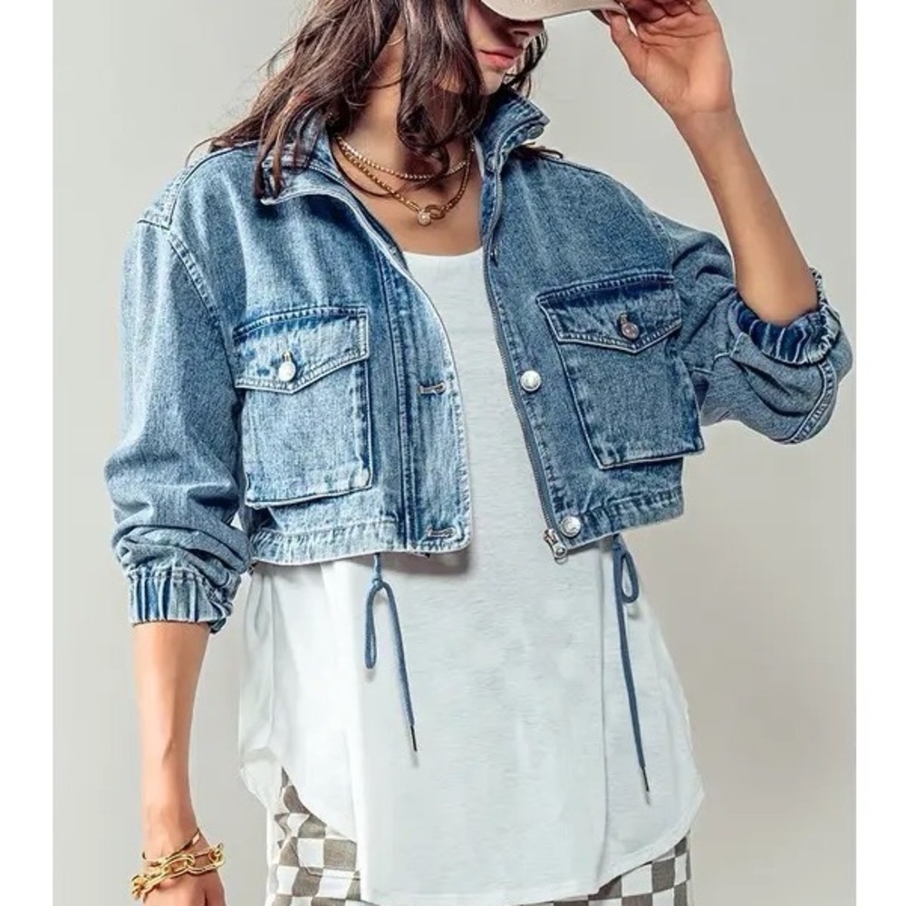Stylish Denim Cropped Jacket - image 3